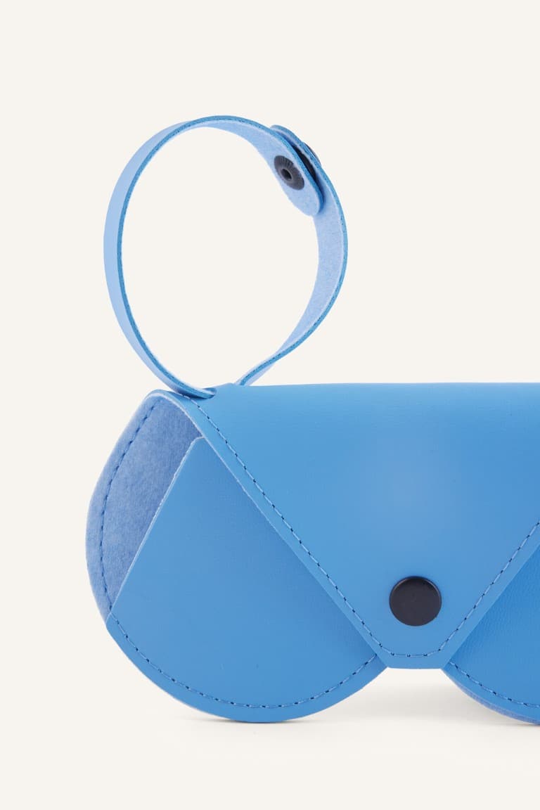 Women Black Sunglasses Case Secondary image