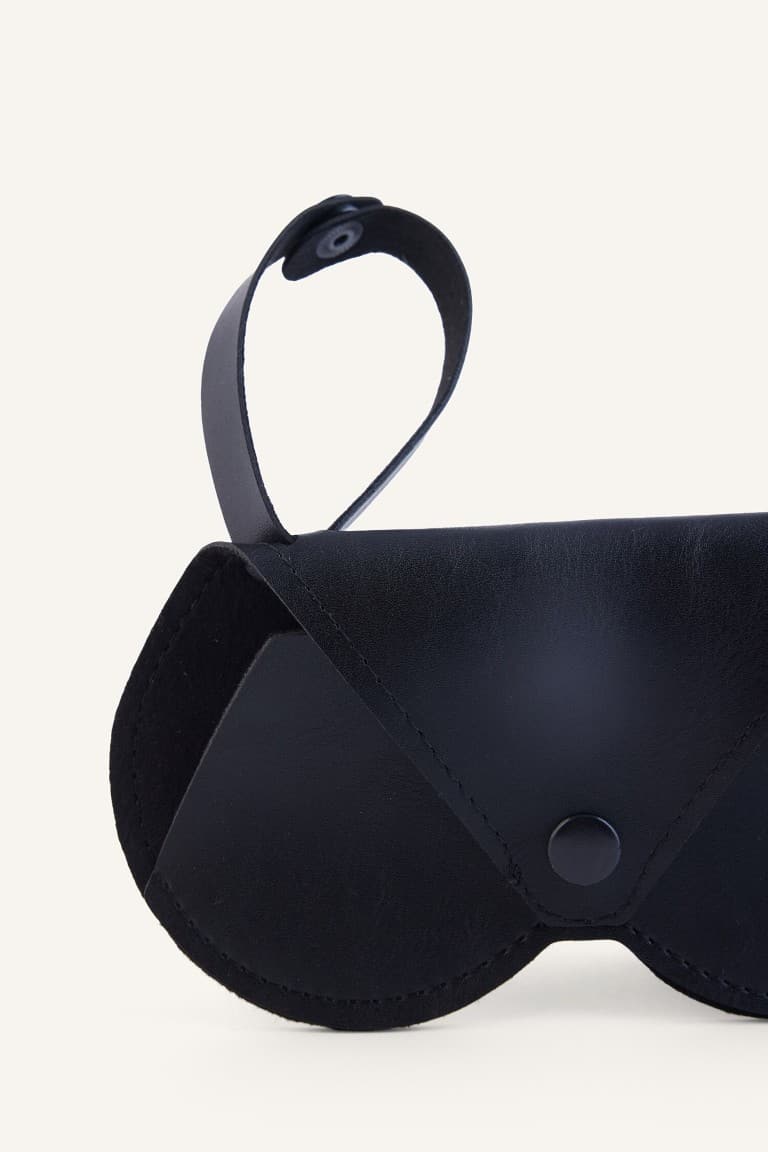 Women Black Sunglasses Case Secondary image