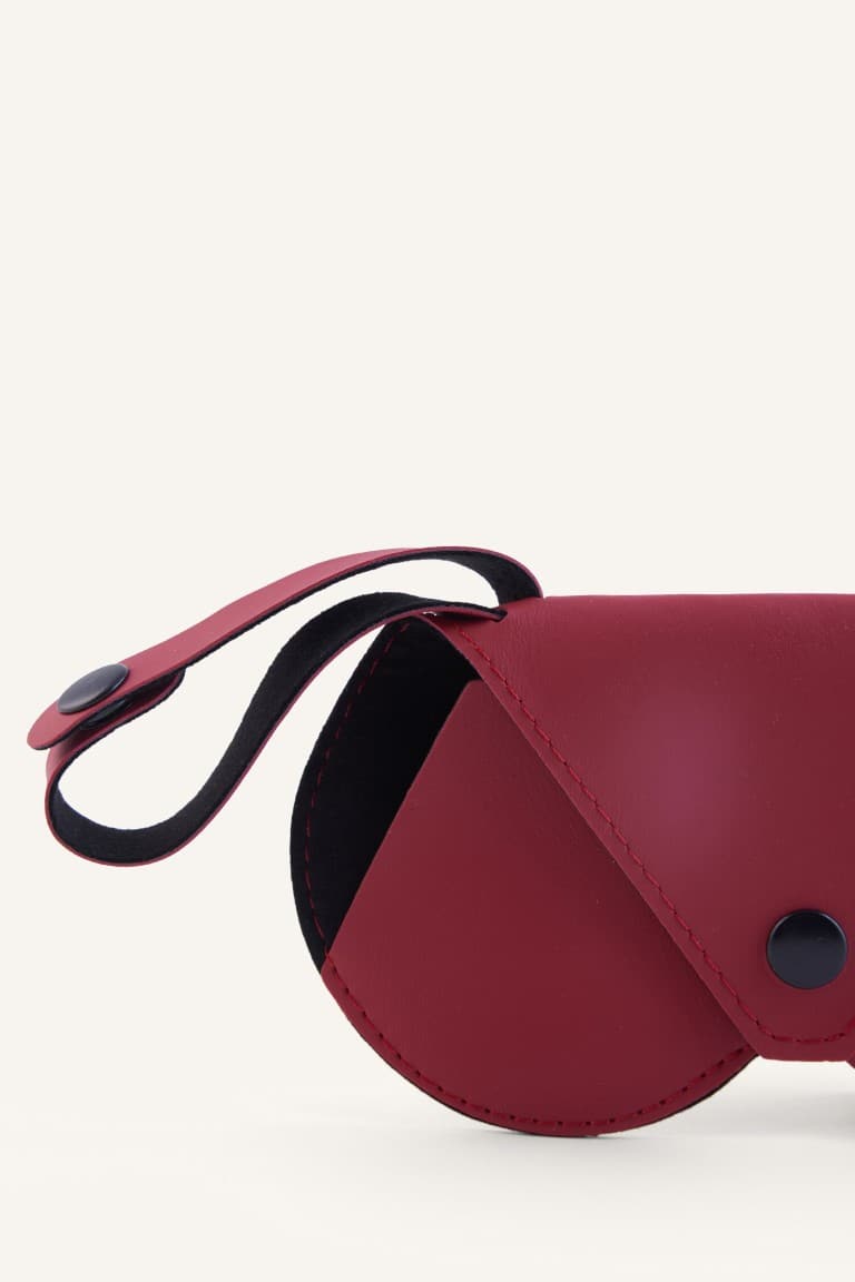 Women Black Sunglasses Case Secondary image