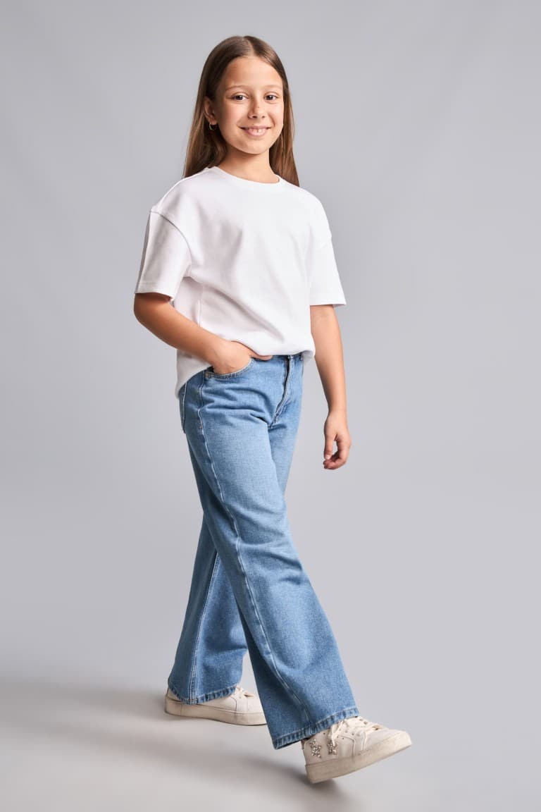100% Cotton Shiny Wide Light Blue Jeans For Girls Secondary image