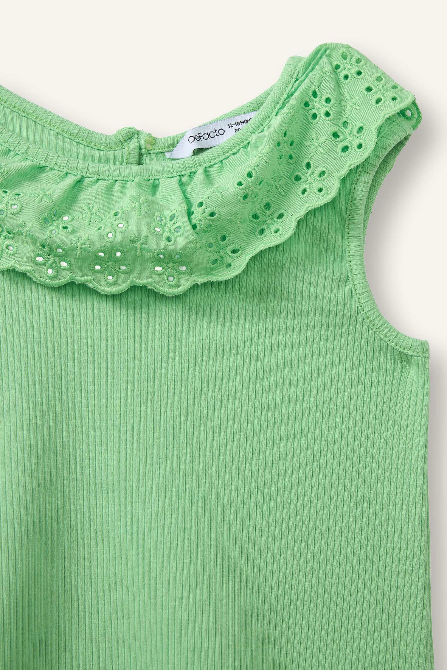 Lace Neck Undershirt Baby Girl Secondary image