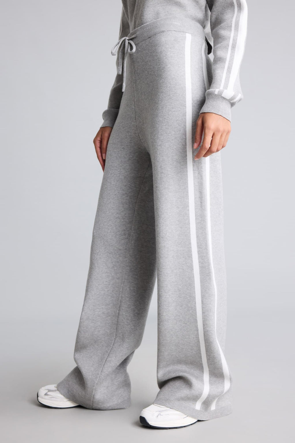 Standard Fit, Wide Leg Elastic Waist Sweatpants