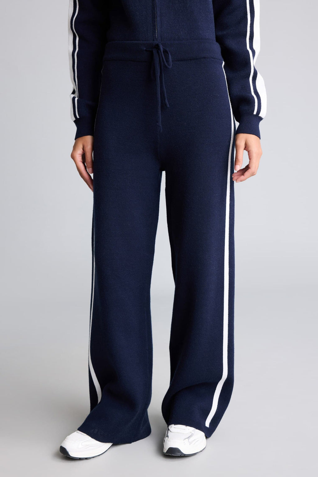 Standard Fit, Wide Leg Elastic Waist Sweatpants