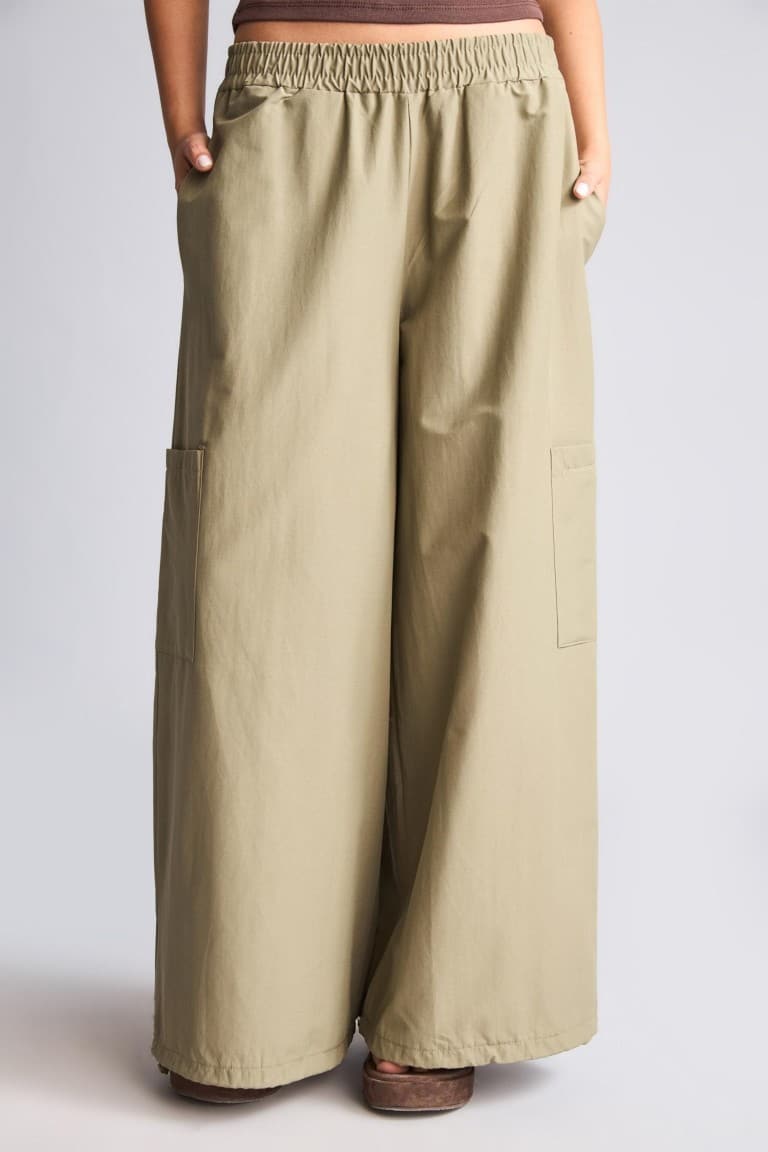 Parachute Regular Waist Standard Size Cargo Pants