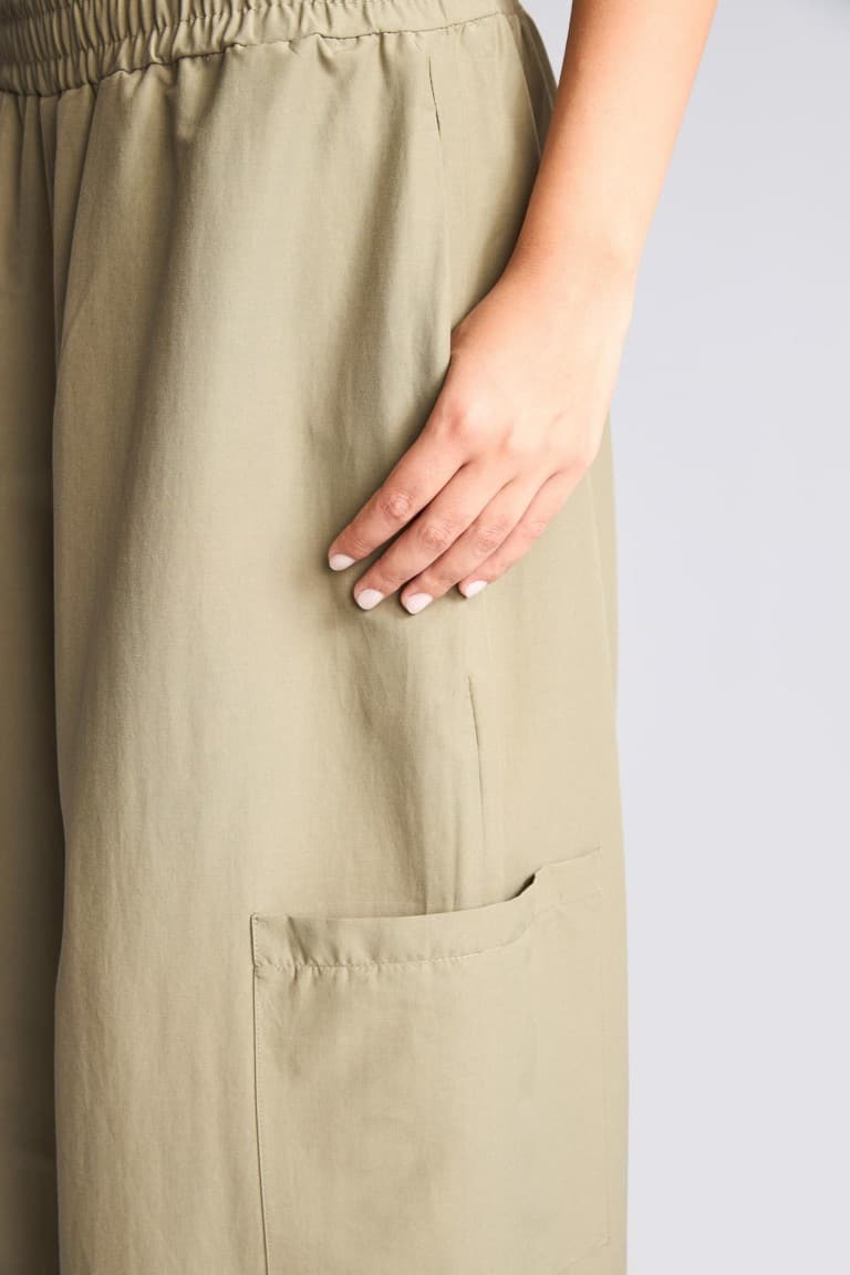 Parachute Regular Waist Standard Size Cargo Pants