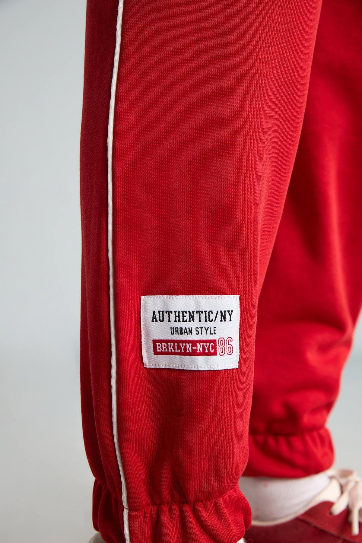 Regular Jogger Fit Printed Red Sweatpants Boys