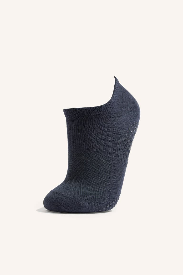 Women Non-Slip Sole 2-Pack Cotton Pilates Socks Secondary image