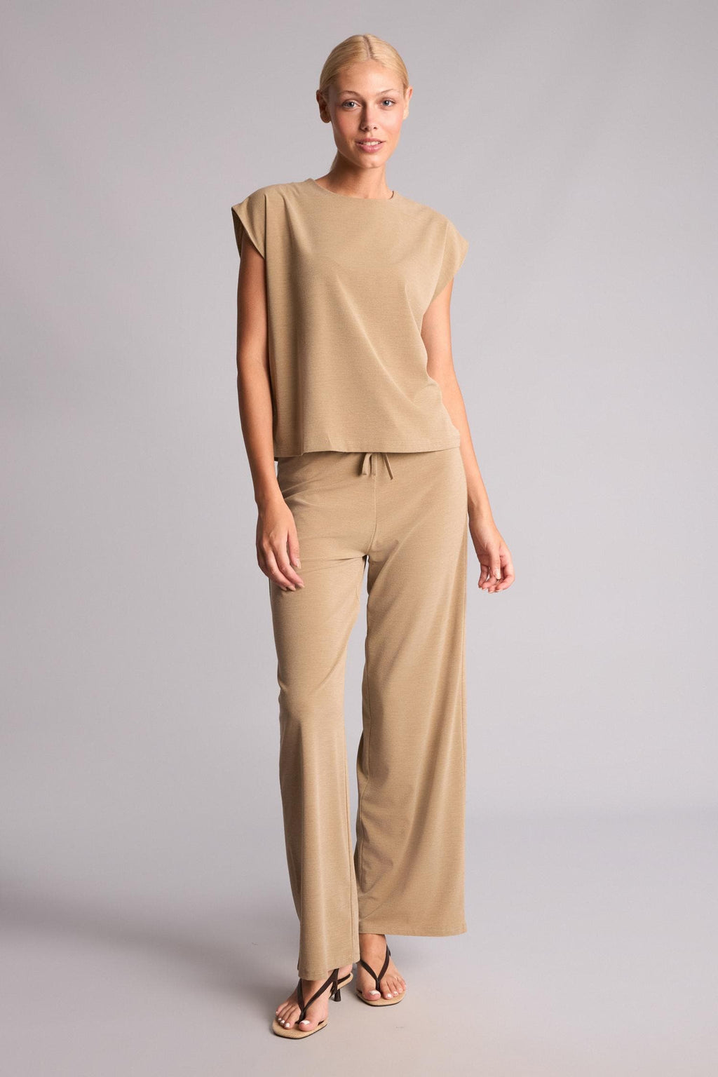 Loose Fit Crew Neck Crepe Short Sleeve Light Brown Blouse
