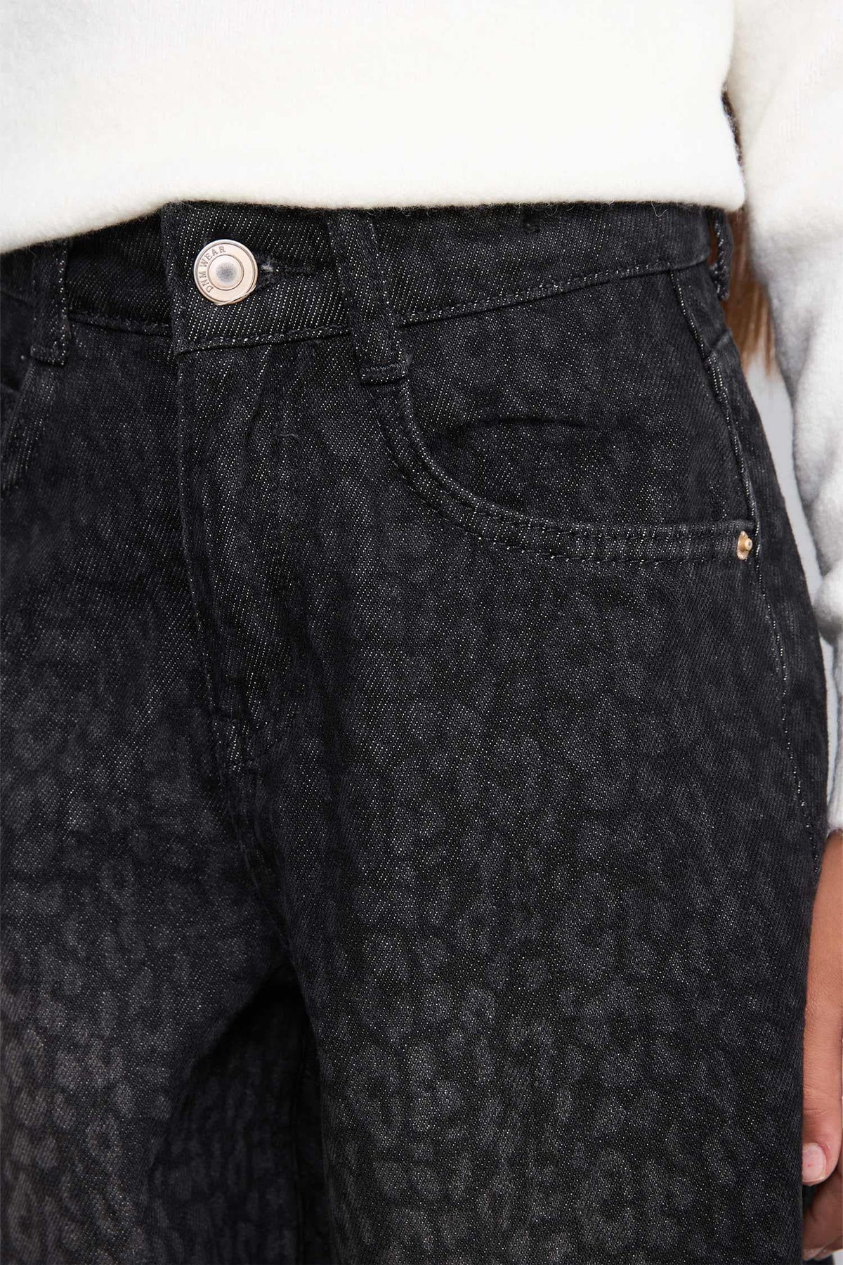 90s Wide Leg Jeans Girl