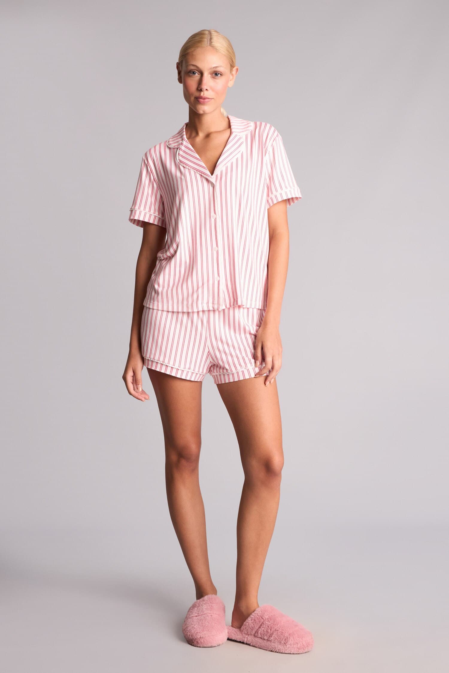 Regular Fit Short Sleeve 2-Pack Softshell Red Pajama Set Secondary image