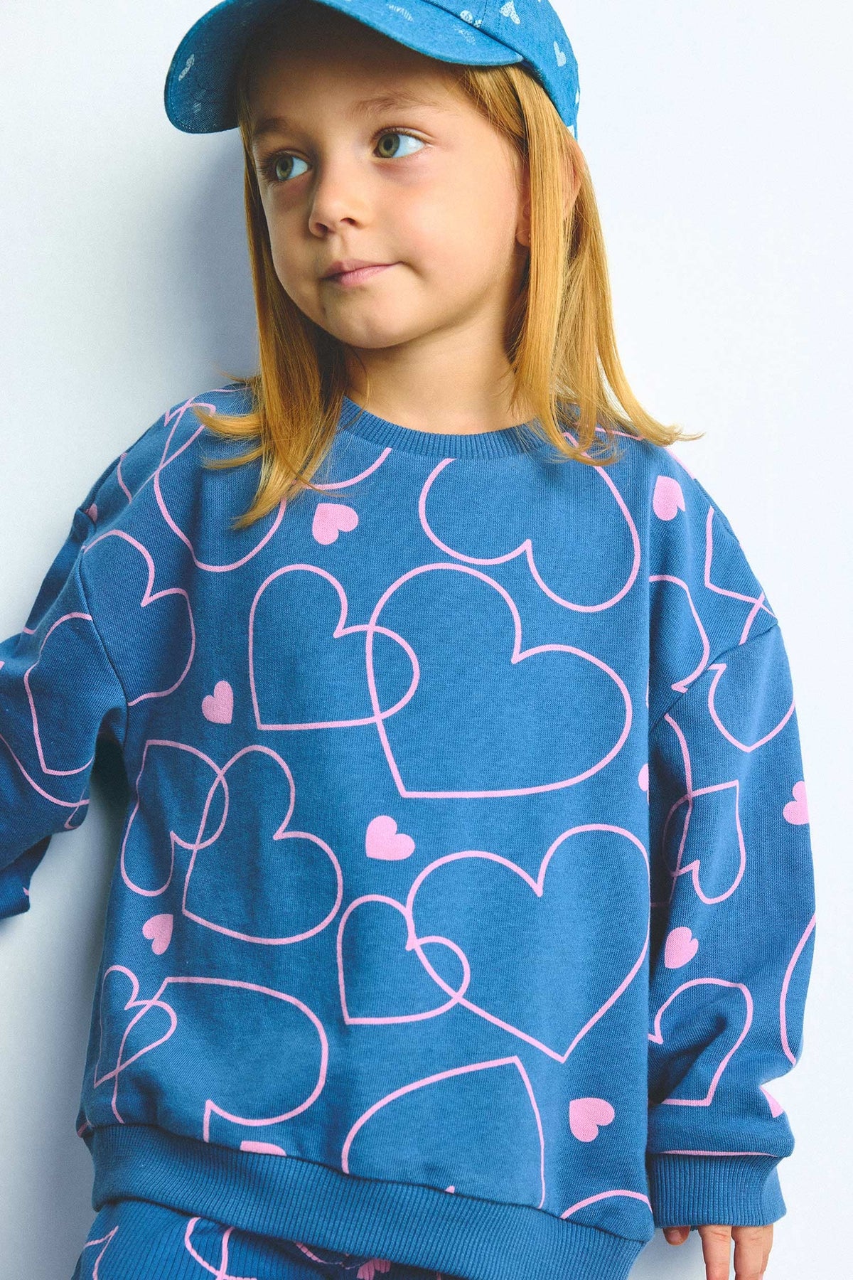 Heart Patterned Crew Neck Sweatshirt Flexible Waisted Spanish Leg Bottom 2-Piece Set Baby Girl