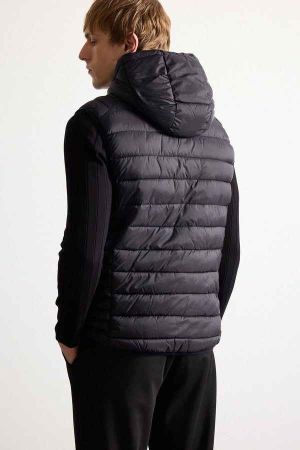 Water Repellent Slim Fit Hooded Vest