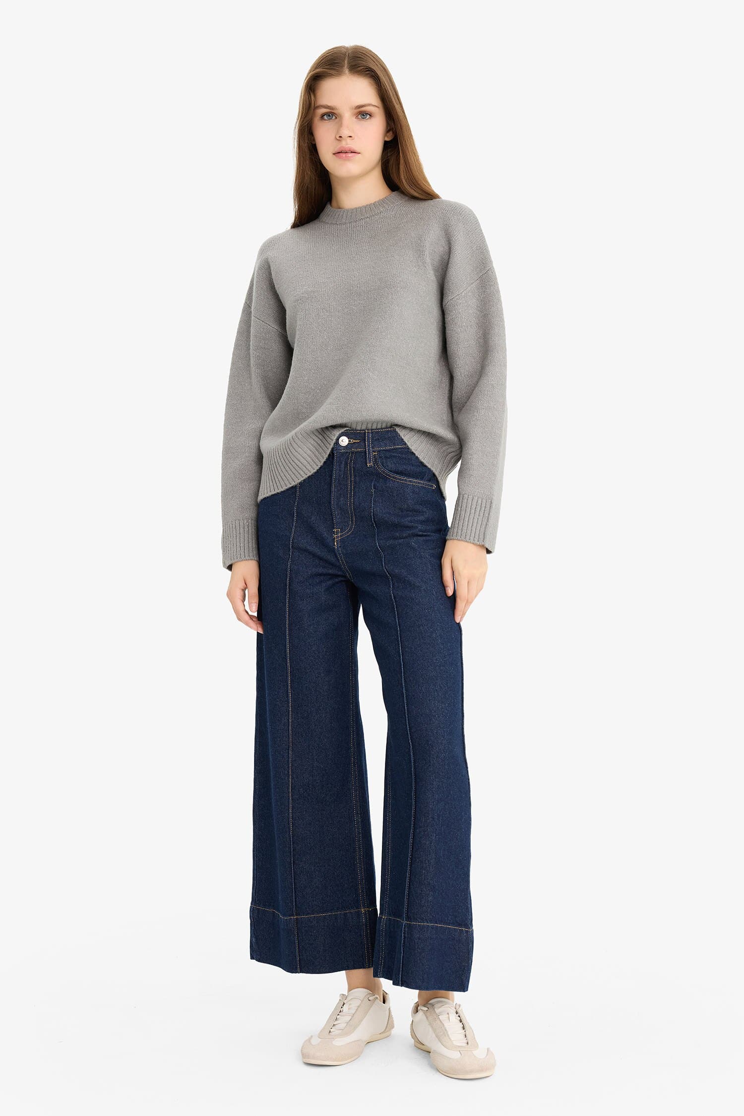 Oversize Loose Fit Crew Neck Knit Sweater Secondary image