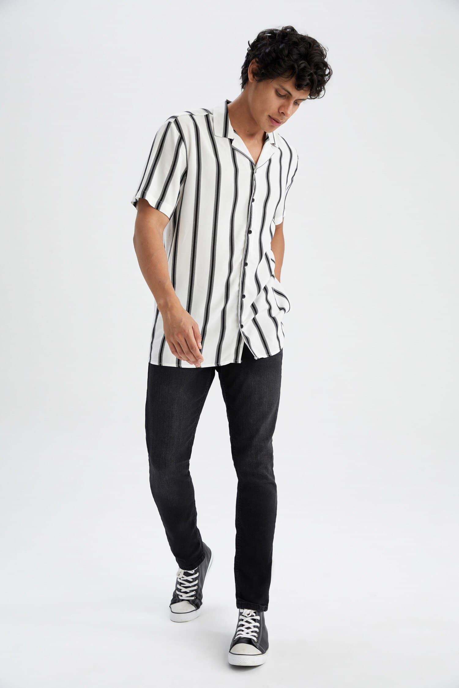 Pedro Slim Fit Narrow Mold Normal Waist Tight Leg Jean Pants Secondary image