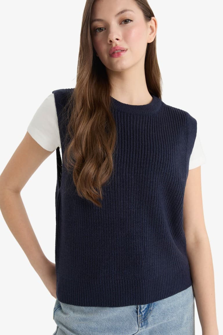 Oversize Wide Fit Crew Neck Knit Sweater Main image