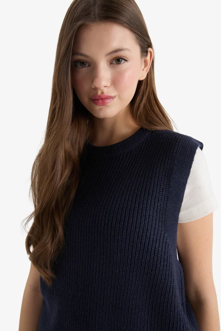 Oversize Wide Fit Crew Neck Knit Sweater