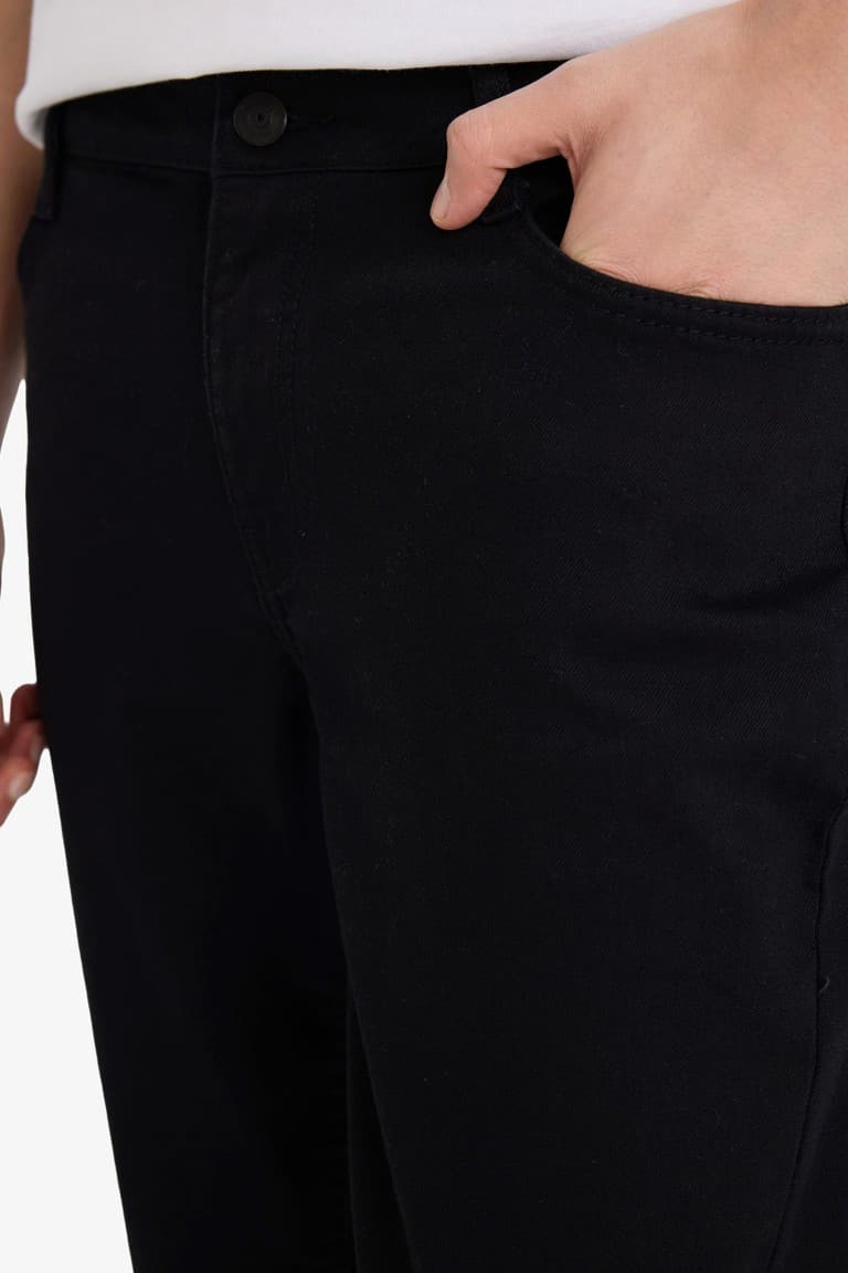 Pedro Slim Fit Jeans