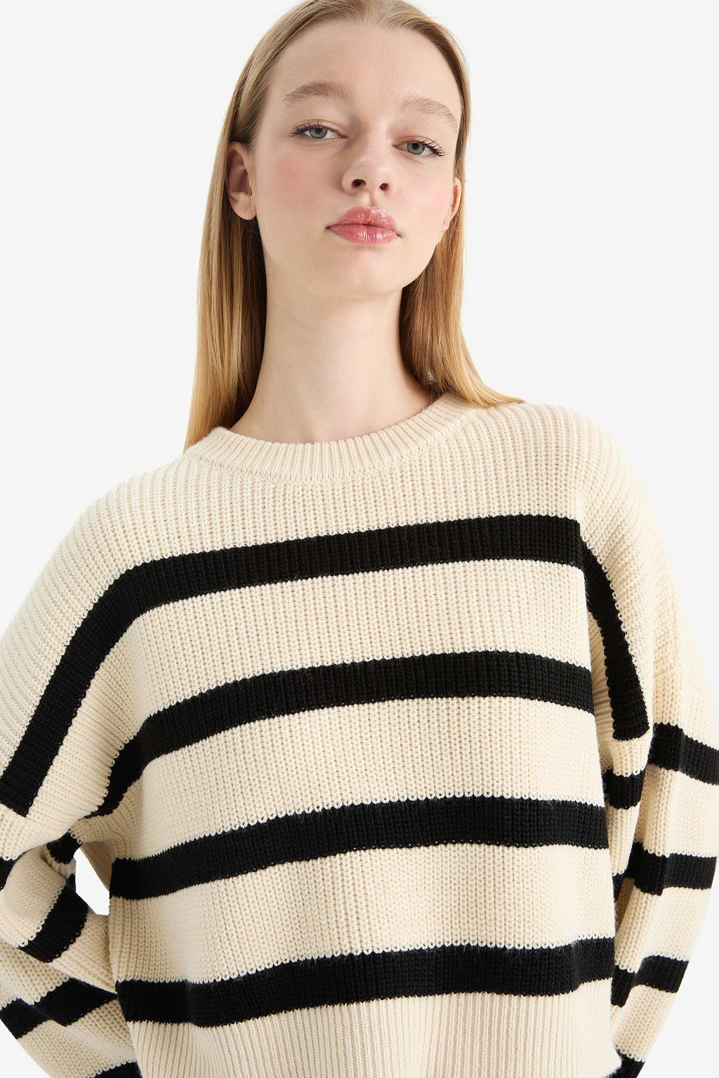 Oversize Wide Pattern Crew Neck Striped Knitwear Sweater